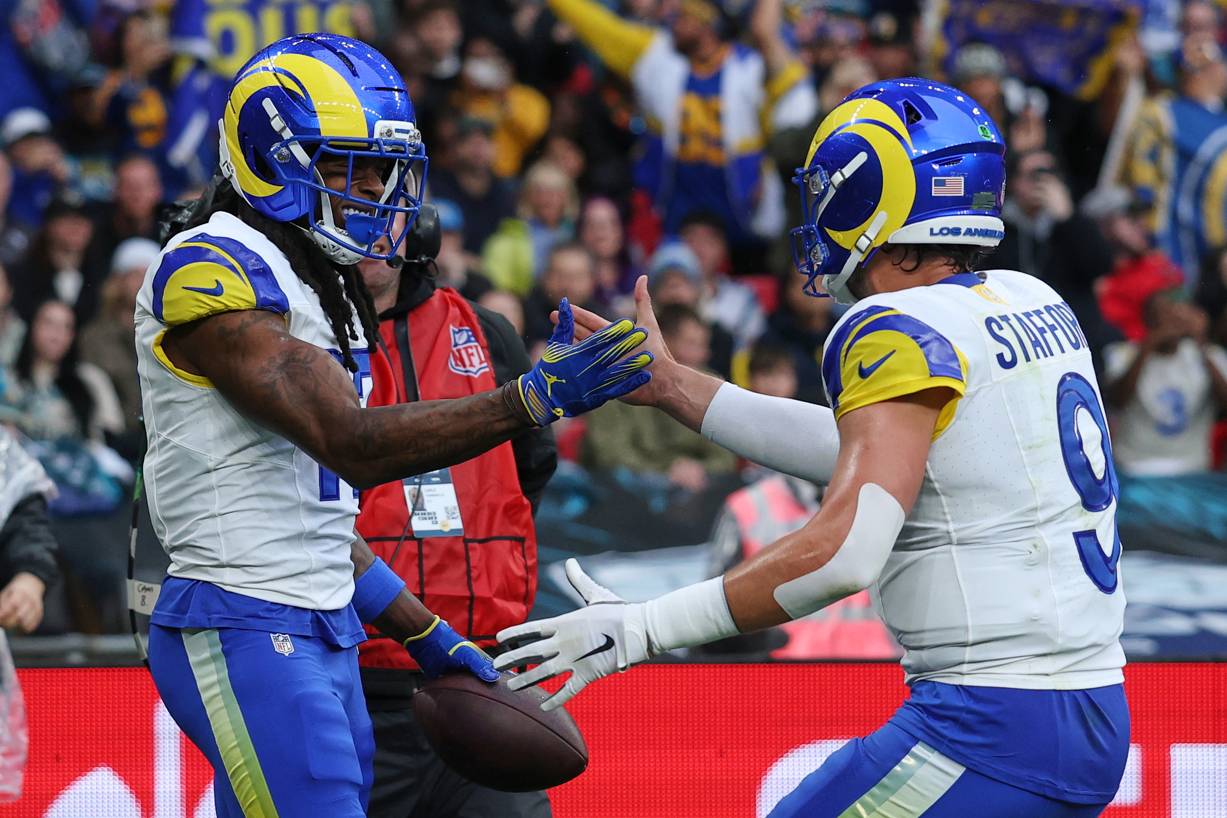 Matthew Stafford throws 5 TD passes as Rams rout Jaguars 35-7 at rainy Wembley