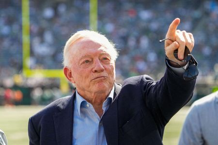 Trade rumors circulate, Jerry Jones admits Cowboys are in chase mode