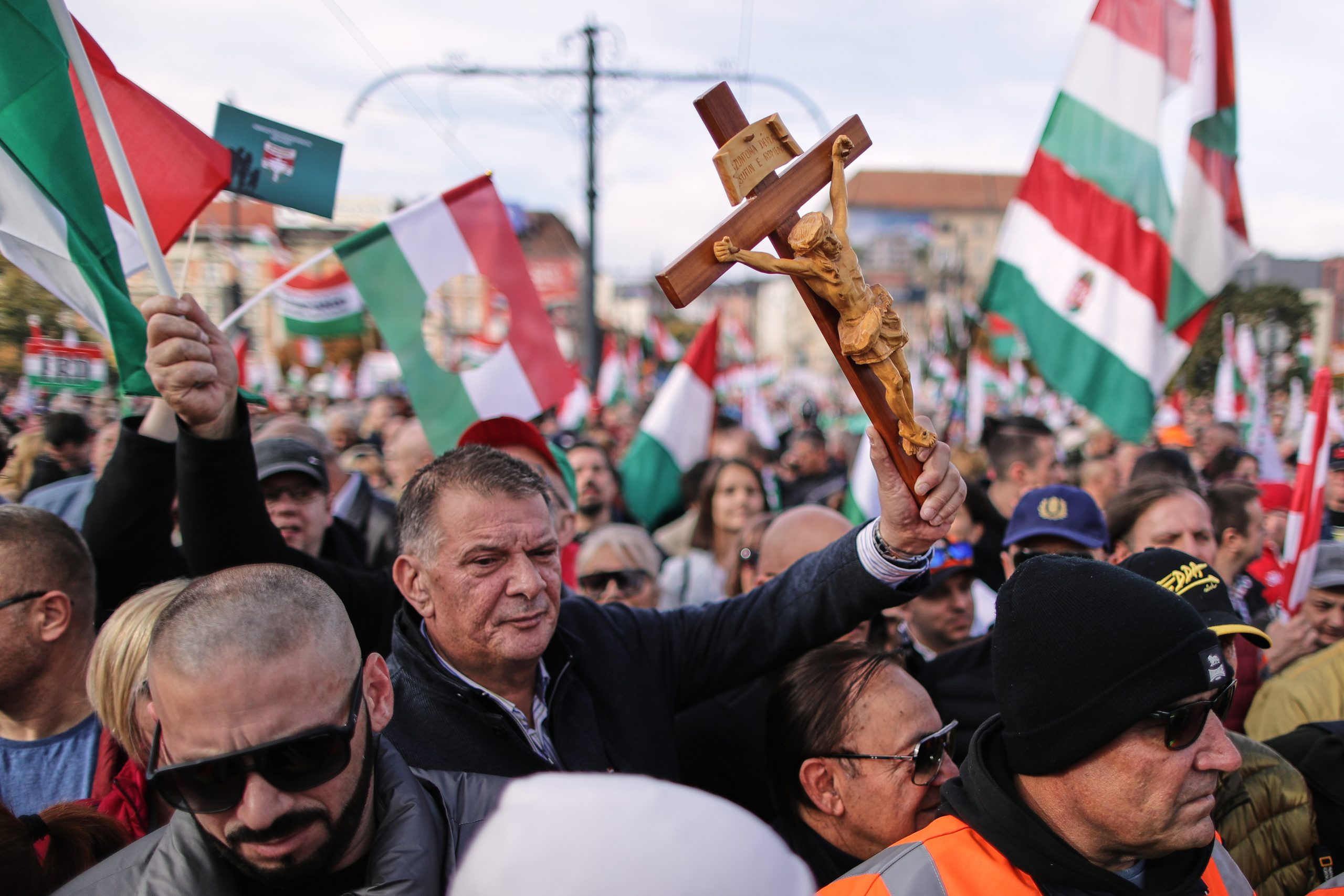 Thousands march in Budapest to support Orbán amid election challenges