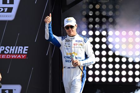 Zane Smith signs multi-year deal with Front Row Motorsports