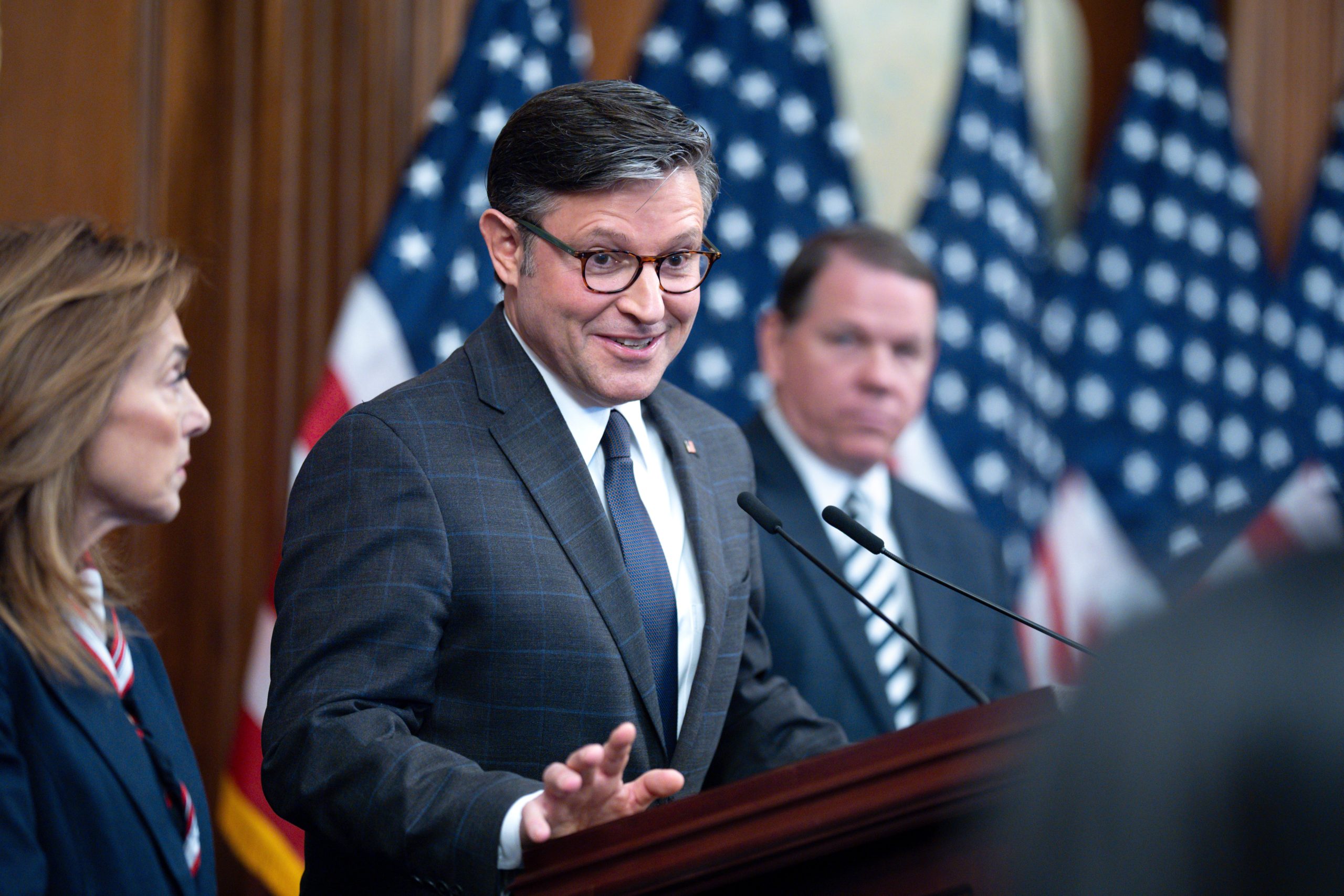 Democrats in Senate vote down bill to pay federal workers during government shutdown