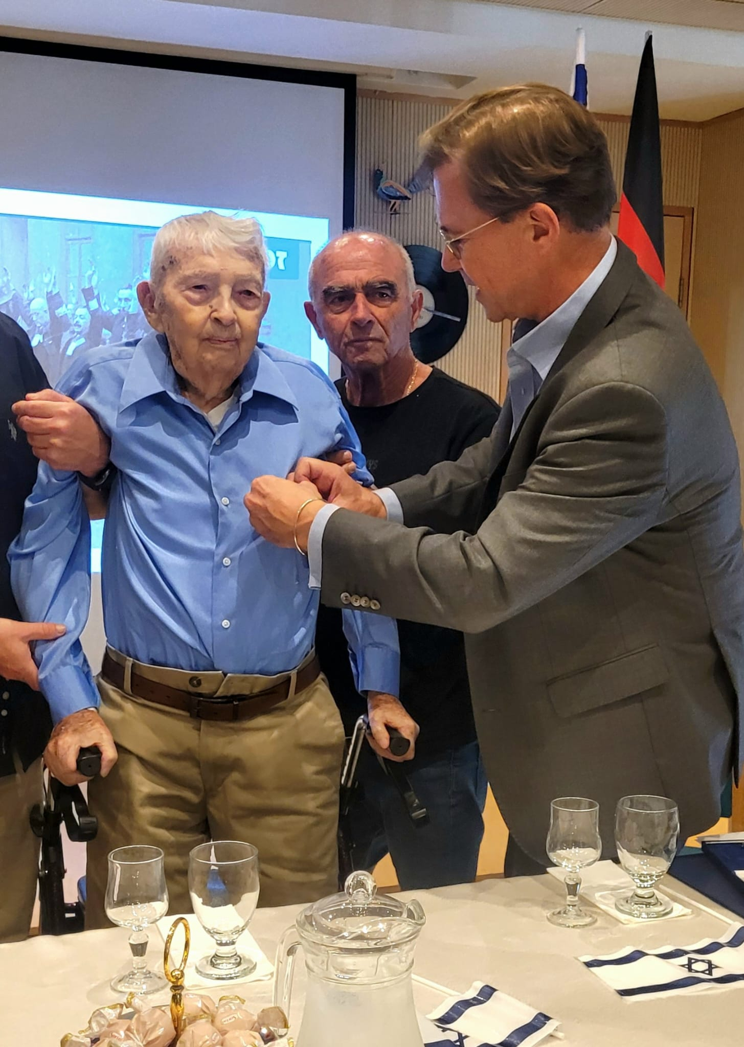 Michael Smuss, who fought Nazis with Molotov cocktails during the Warsaw Ghetto Uprising, dies at 99