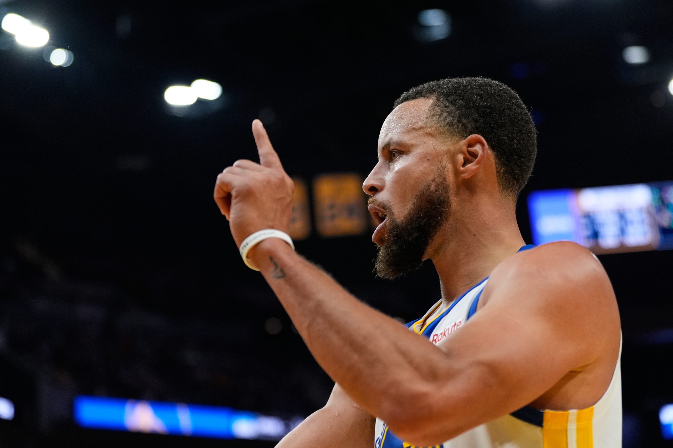 Stephen Curry’s heroics overshadow Aaron Gordon’s 50-point night in Warriors’ OT win