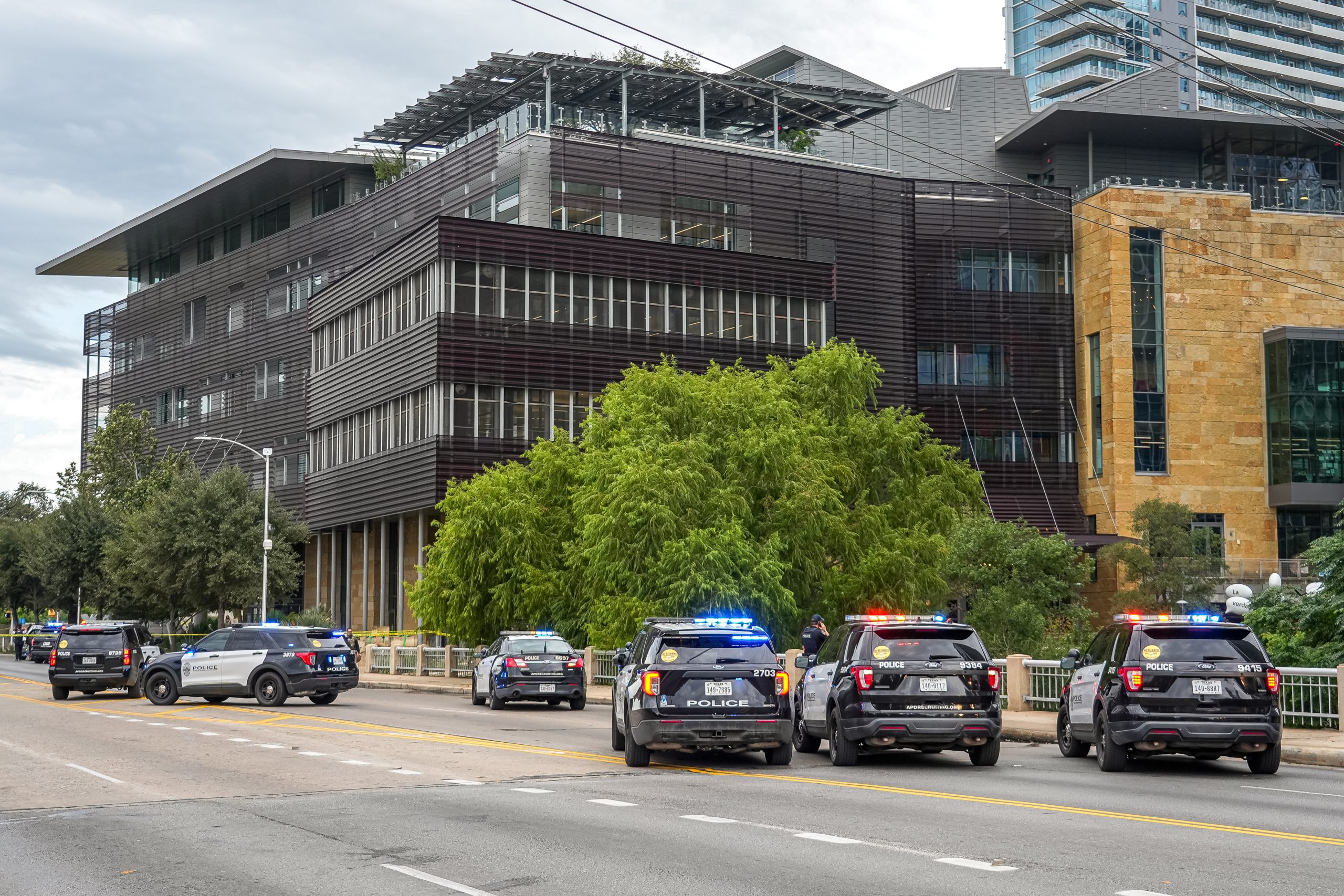 One injured and suspect arrested in Texas library shooting