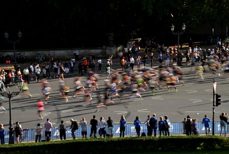 Athletics-Window for fast marathons closing because of climate change, report finds