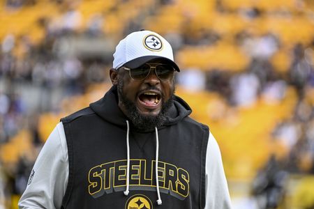 Steelers coach Mike Tomlin sticking with embattled DC Teryl Austin