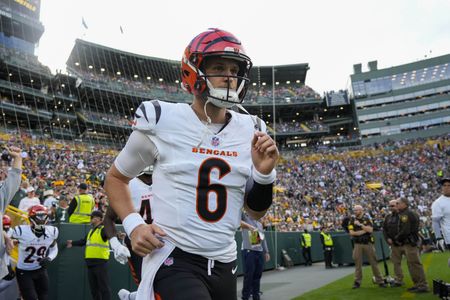 Joe Flacco hurting, Bengals prep Jake Browning for possible start vs. Bears