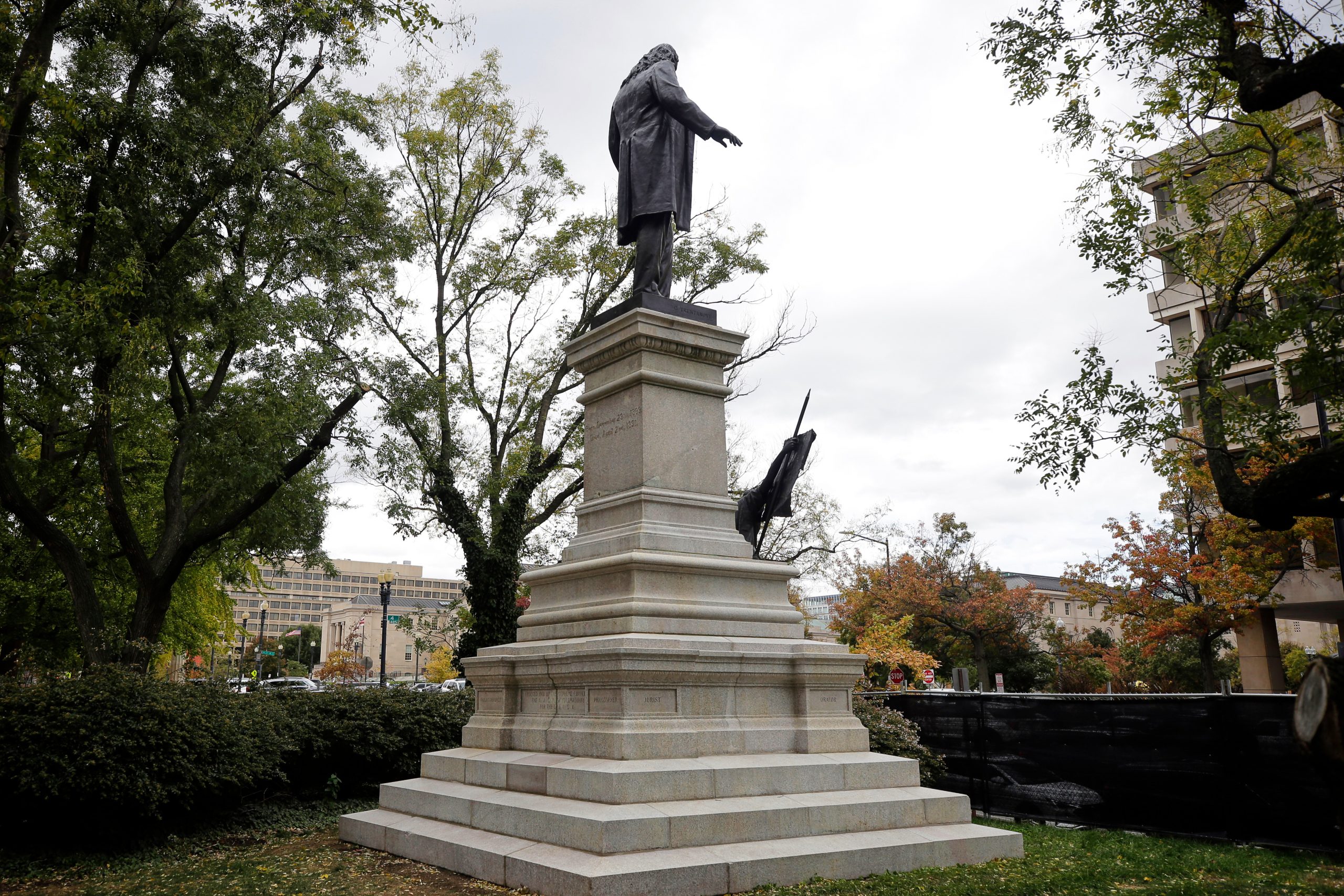 A Confederate statue is restored as part of Trump’s efforts to reshape how history is told