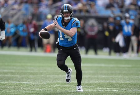 Panthers QB Andy Dalton broke right thumb, kept playing last week