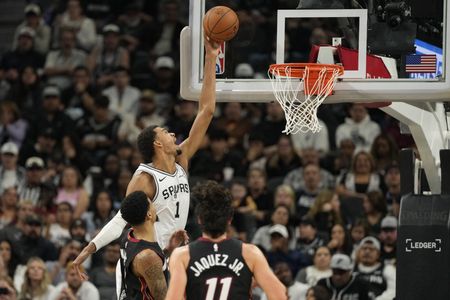 NBA roundup: Spurs off to first 5-0 start in team history