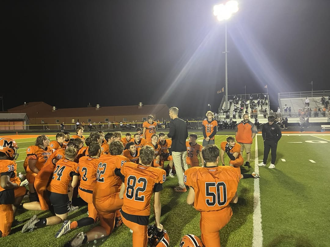 Bomber Football goes to 7-1 on the season with a 42-13 win on Senior Night over Elmwood-Brimfield. #OnceABomberAlwaysABo…