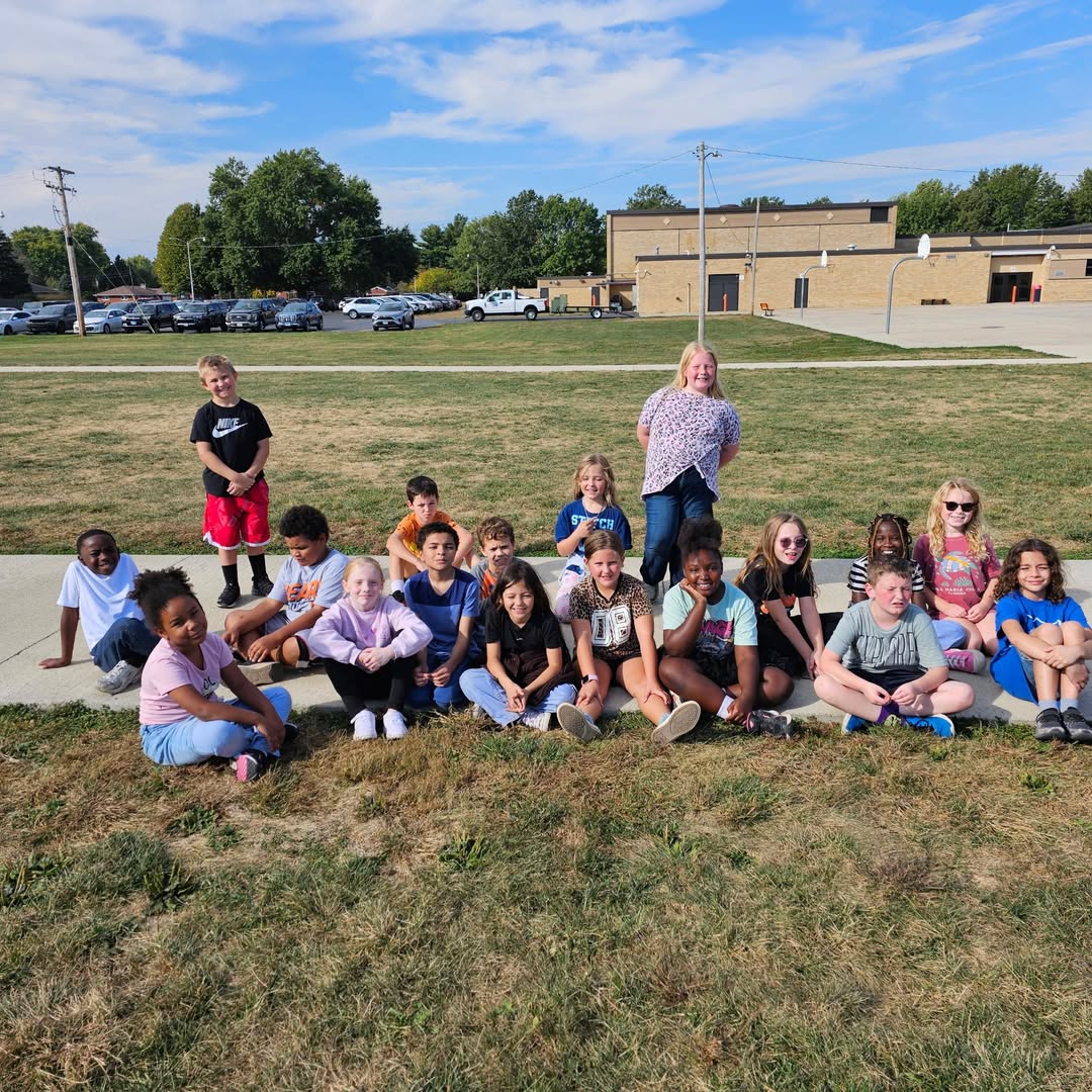 Mrs. Poore’s  class enjoyed playing kickball with the other 3rd grade classes. Way to SOAR! #MAC185 #3rdgrade #edison