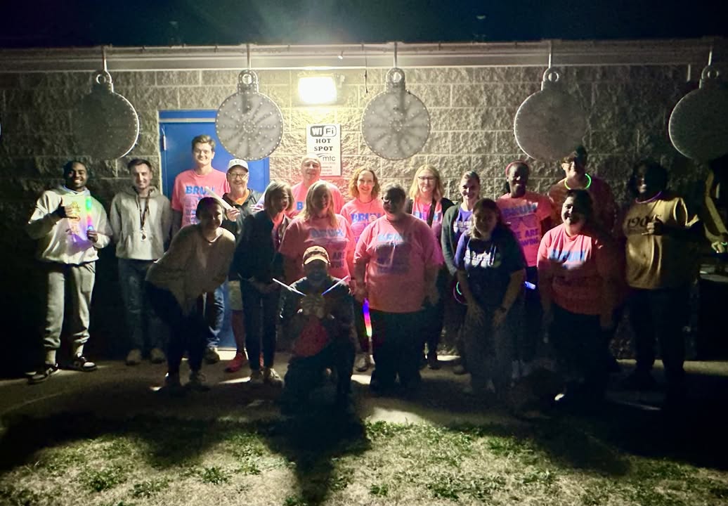 The Middle School had a great turn out for the Glow Run fundraiser last night!  Thank you to everyone that showed up and…