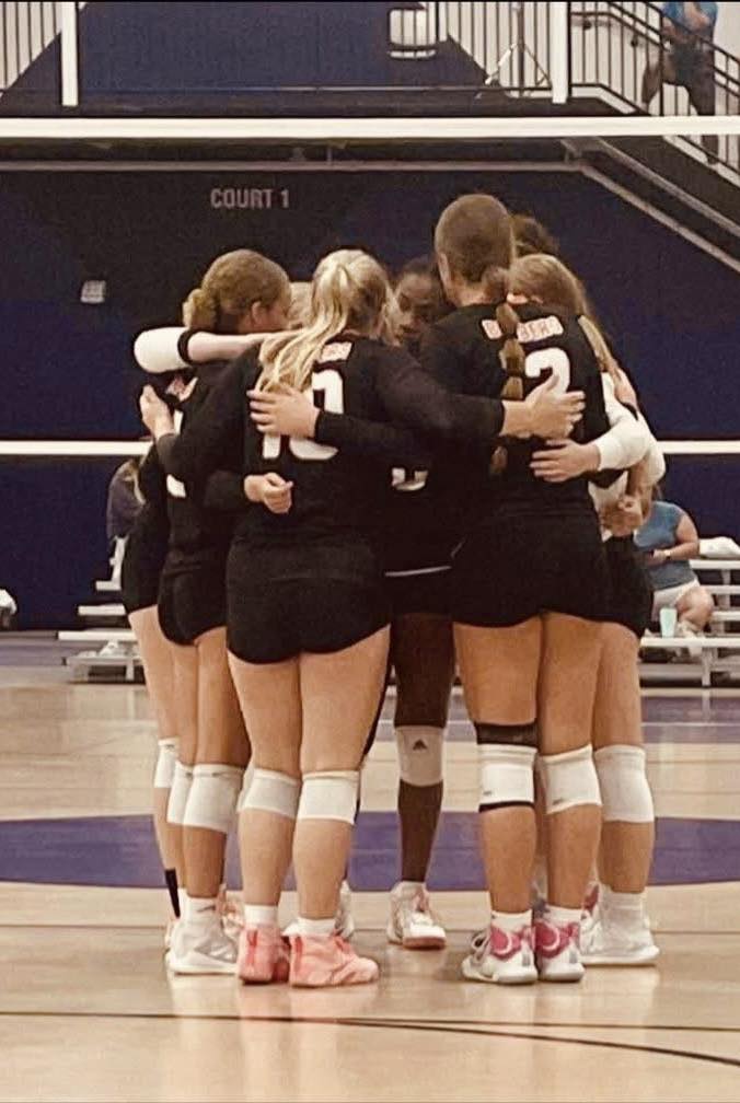 It’s Championship Day!  Macomb Bomber Volleyball v Pleasant Plains 6:00 @ the Hangar for the Regional Championship! #Onc…