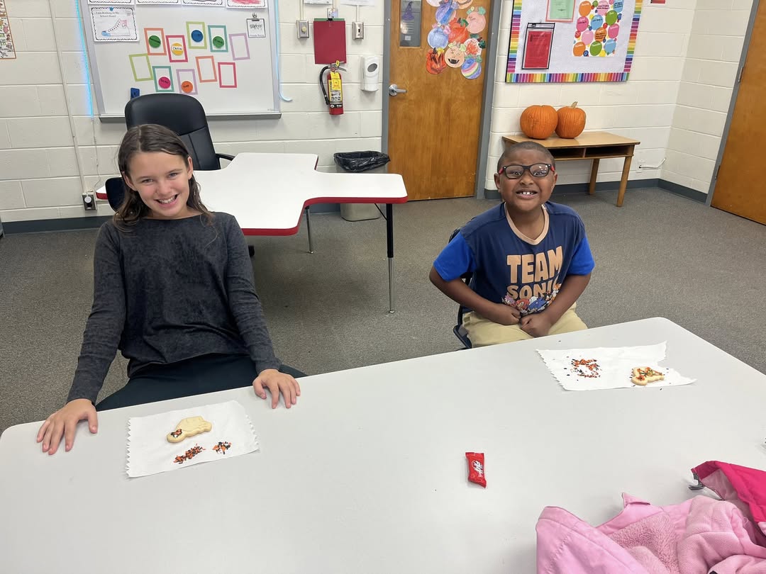 Miss Rhoades class decorated cookies. #MAC185