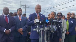 Illinois House Speaker: ‘Mr. Trump, tear down this fence!’