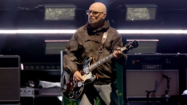 Guitarist Bonehead to miss Oasis shows while being treated for prostate cancer