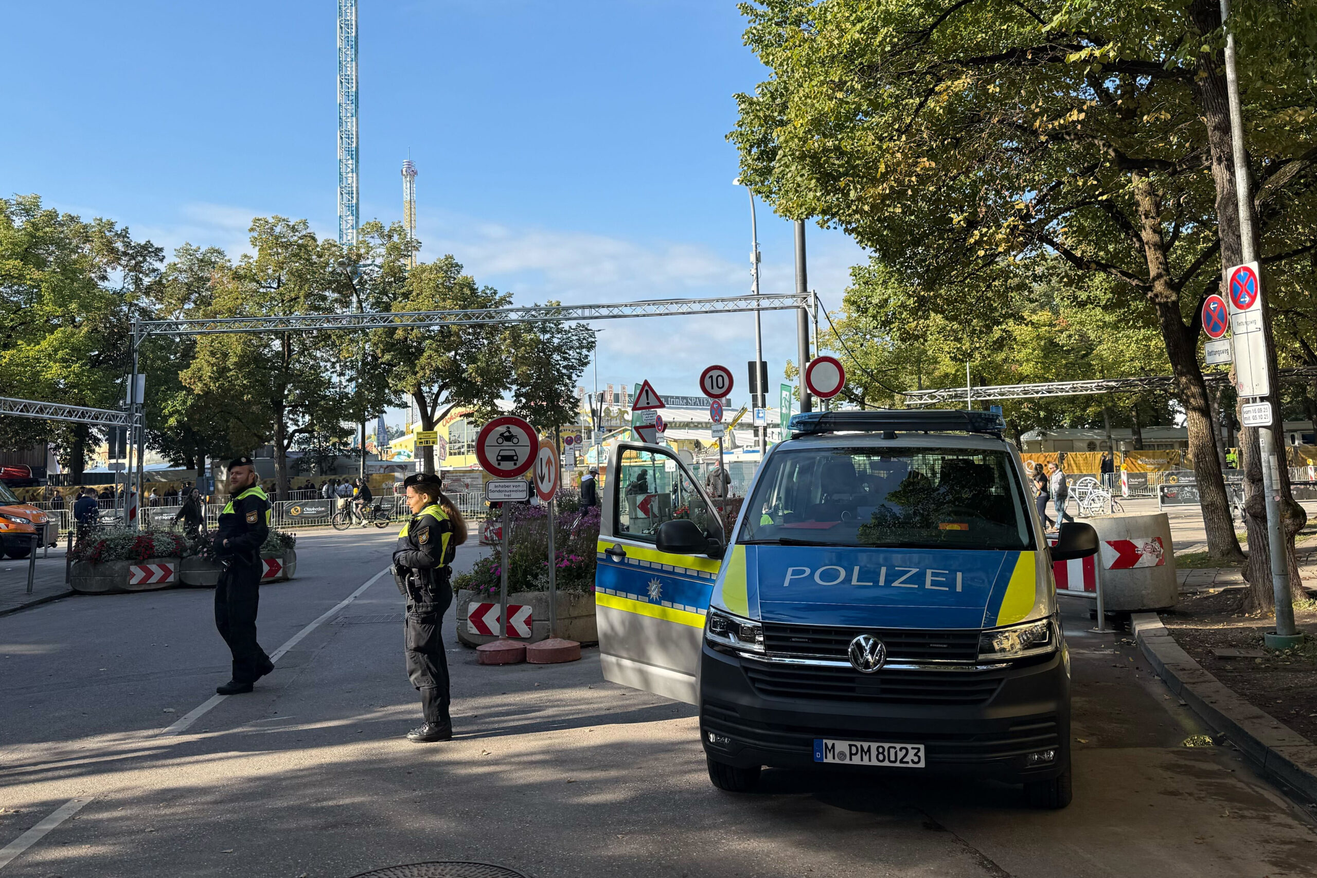 Munich Oktoberfest closed after bomb threat and deadly explosion, police say