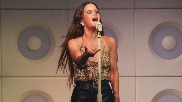 Maren Morris meets Jonas Brothers in ‘The Middle’ at Nashville concert