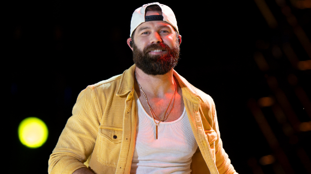 Jordan Davis, Mitchell Tenpenny & more join all-star celebrity softball game