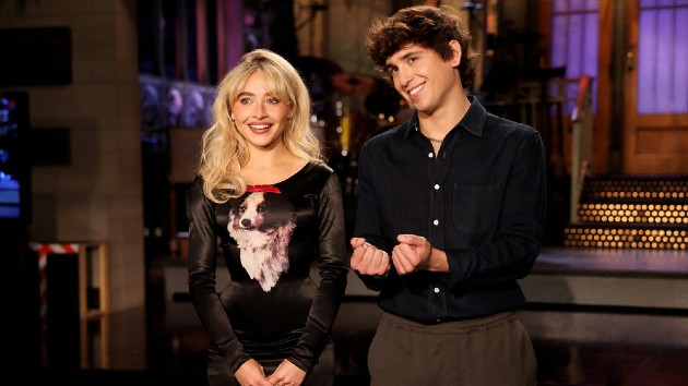 Singing ‘Nobody’s Son,’ Sabrina Carpenter drops F-bombs on ‘SNL’