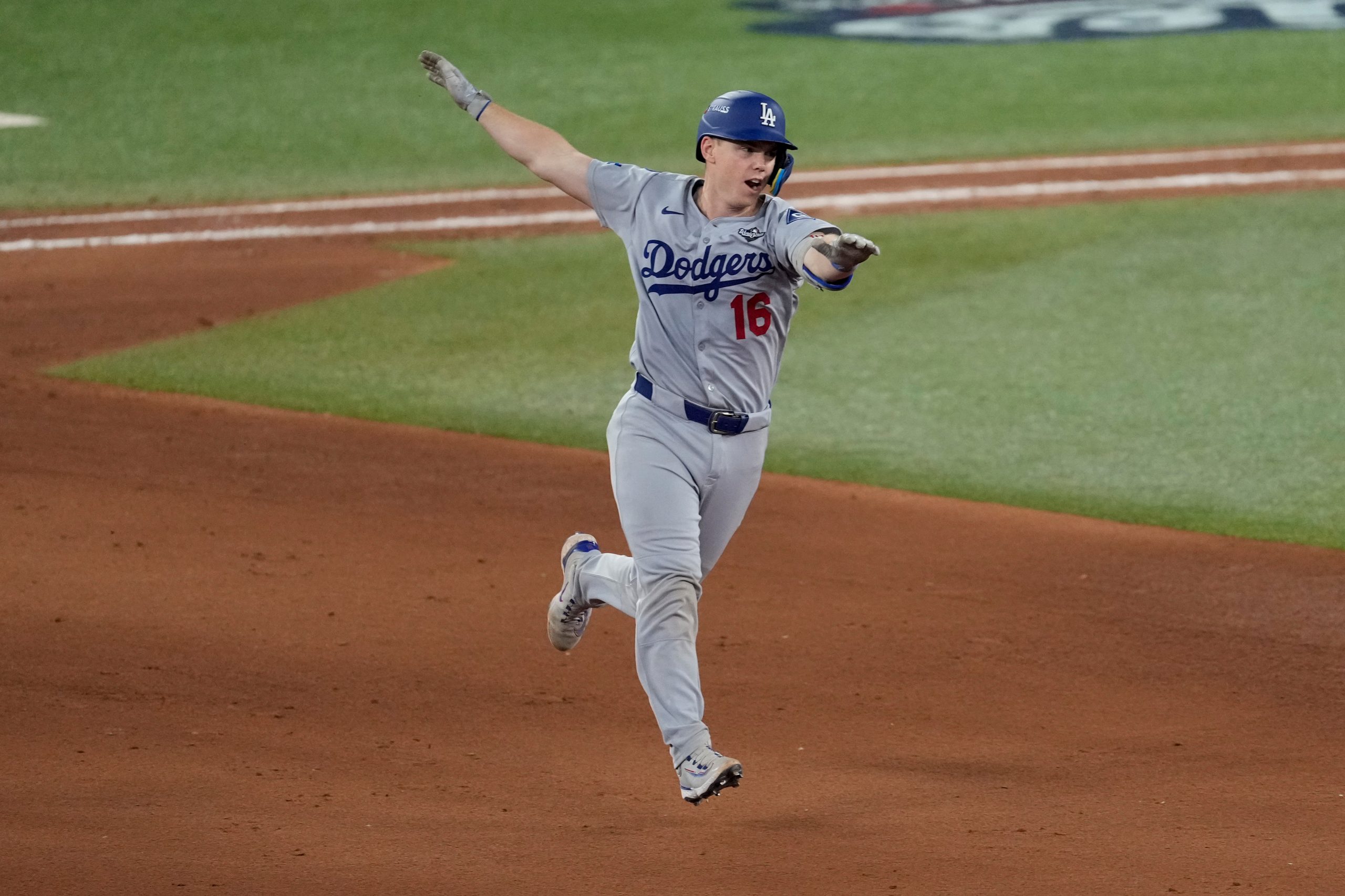 Key moments from the Dodgers’ wild World Series Game 7 win over the Blue Jays