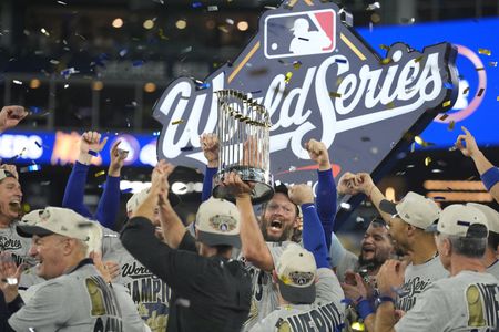 Baseball-World Series Game 7 pulls in nearly 26 million viewers on Fox
