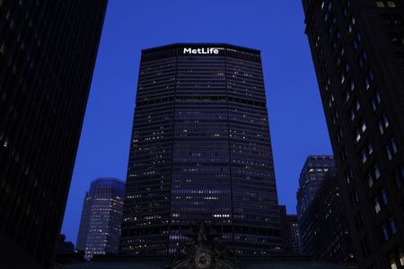 MetLife quarterly profit rises on investment gains