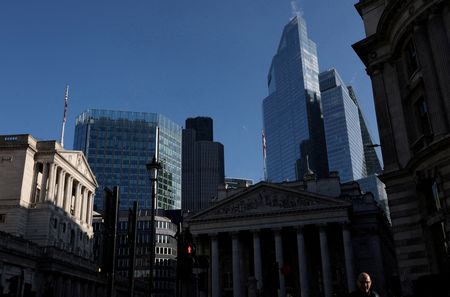 Morning Bid: Spotlight on knife-edge BoE decision