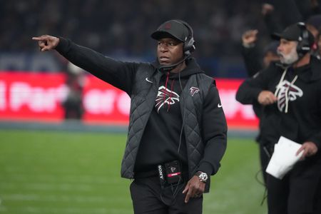 Raheem Morris: No staff changes on horizon after Falcons’ 4th straight loss