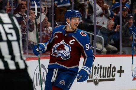 NHL roundup: Gabriel Landeskog, Avs end Ducks’ win streak