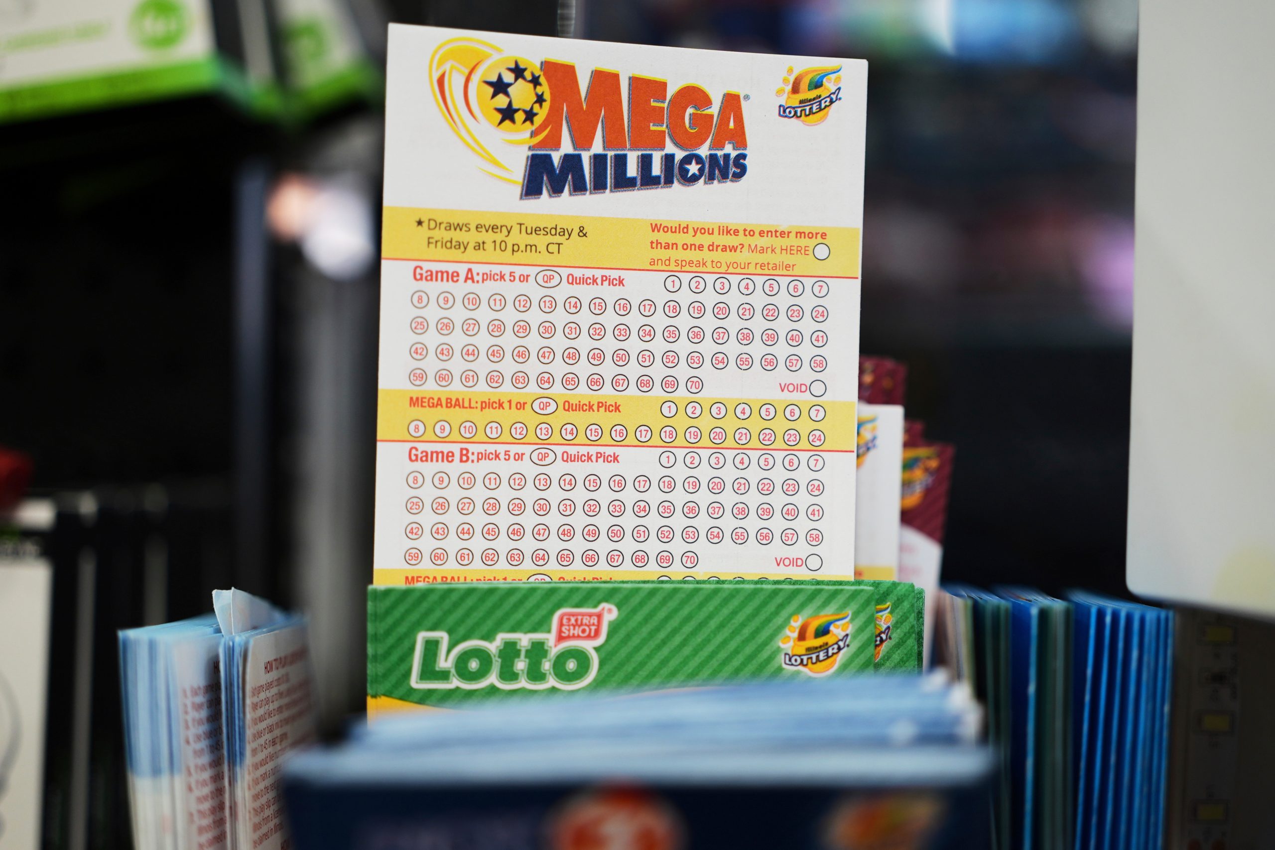 Mega Millions jackpot grows to $965 million for Friday’s drawing