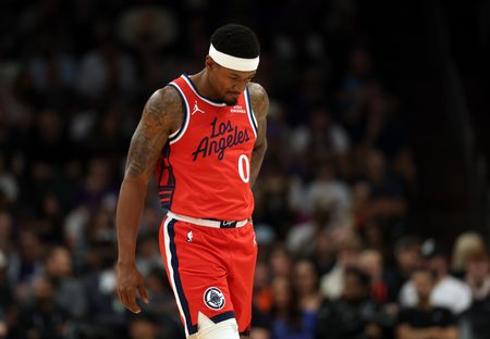 Clippers G Bradley Beal out for season with hip fracture