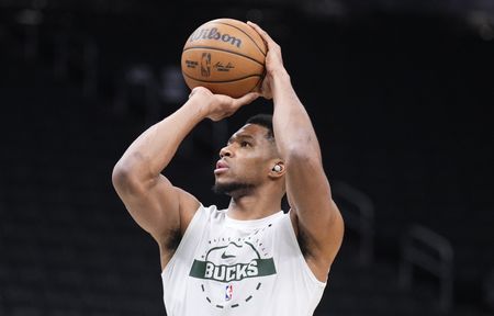 Bucks rule out star Giannis Antetokounmpo (knee) vs. Hornets