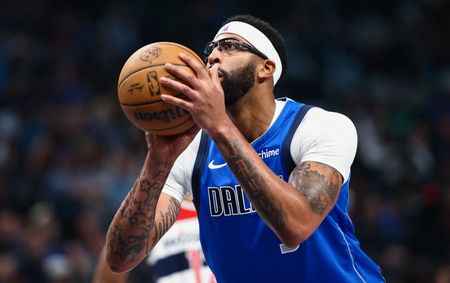 Report: Mavs star Anthony Davis won’t play without owner’s approval
