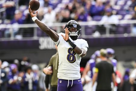 Ravens QB Lamar Jackson (knee) returns to practice