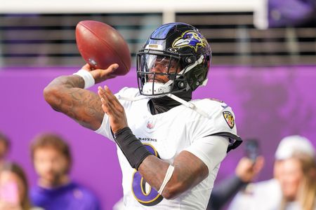Ravens QB Lamar Jackson (knee) to start at Cleveland