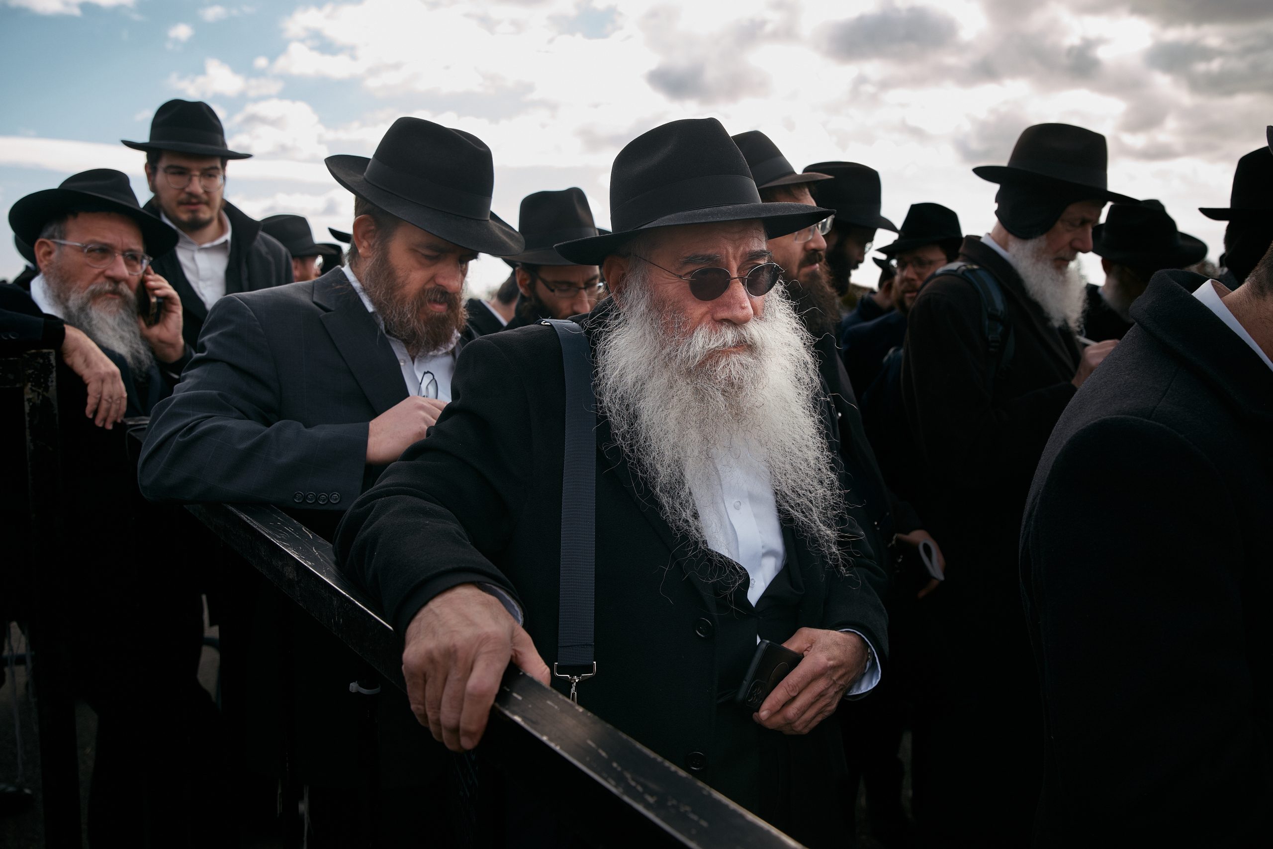 Photos of Hasidic Jewish rabbis praying at resting place of ‘the Rebbe’ in New York