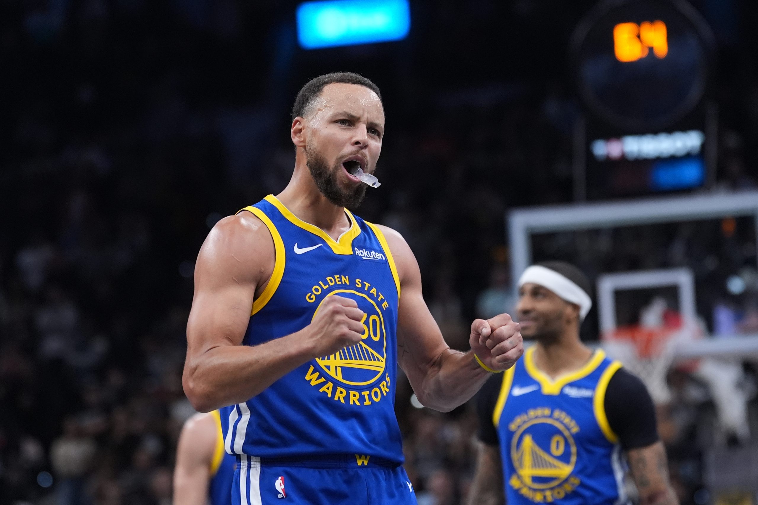 Curry ties Jordan’s record, torches Spurs with 49 points to rally Warriors to 109-108 victory