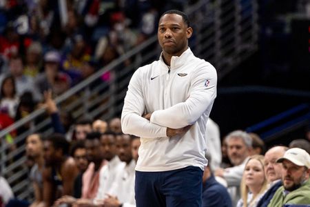 Pelicans fire coach Willie Green following 2-10 start