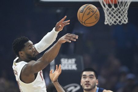 NBA roundup: Cavaliers pull off comeback to edge past Grizzlies