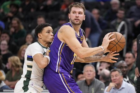 Luka Doncic, Lakers pummel Giannis Antetokounmpo, Bucks