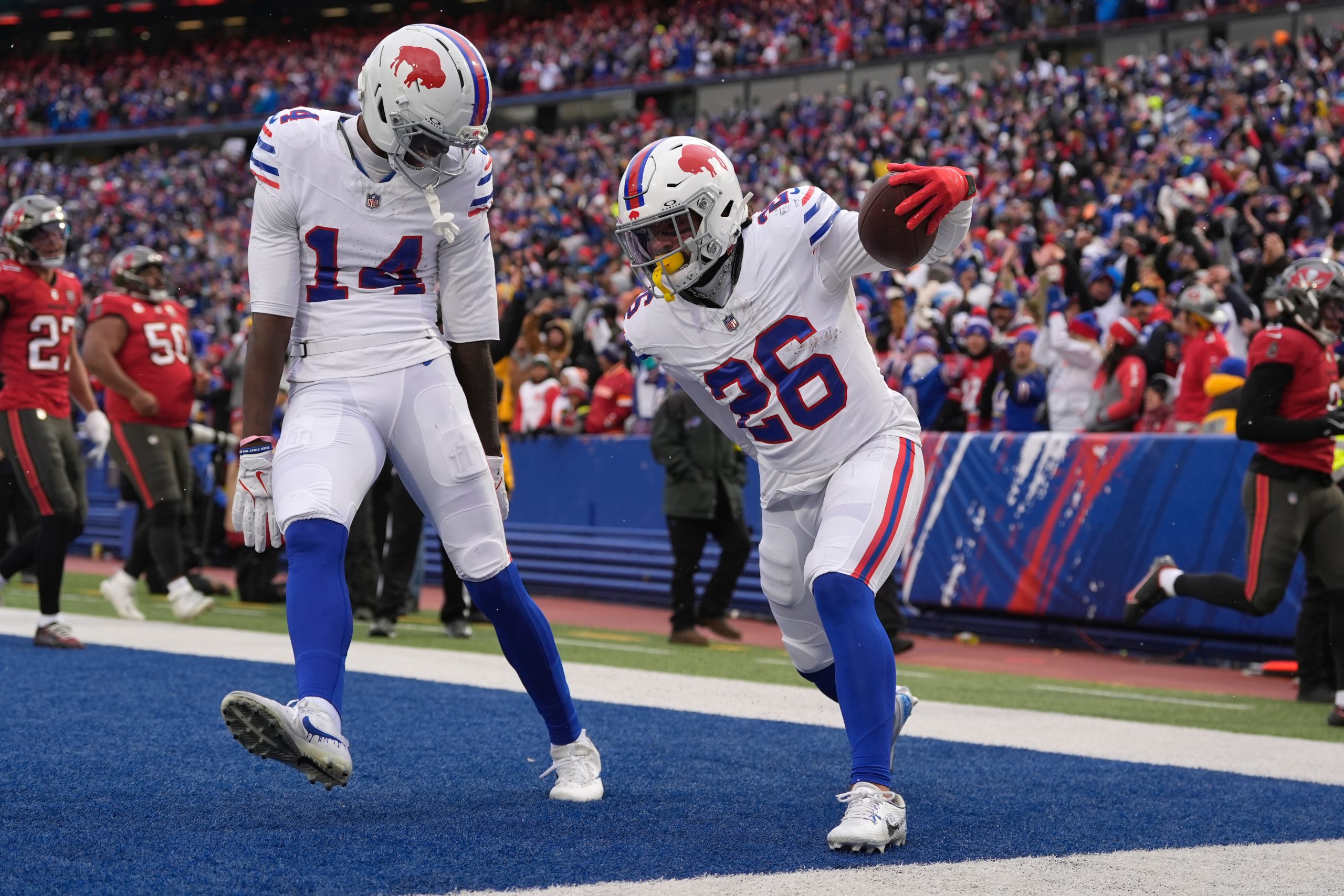 Josh Allen has 3 TDs passing, 3 rushing to outduel Baker Mayfield as Bills beat Buccaneers 44-32