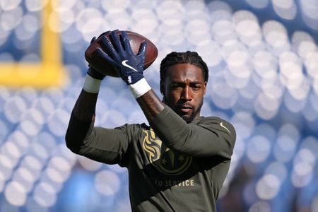 Titans’ Calvin Ridley sustains broken fibula, will miss rest of season