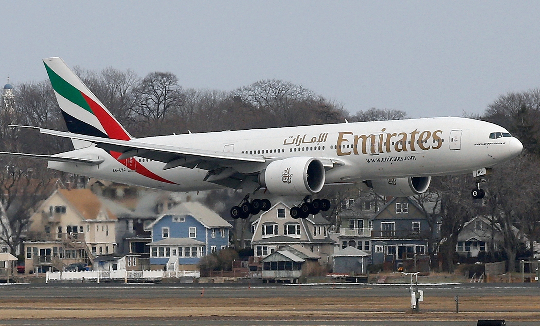 Emirates announces an order of 65 Boeing 777-9s with list price of $38 billion at Dubai Air Show