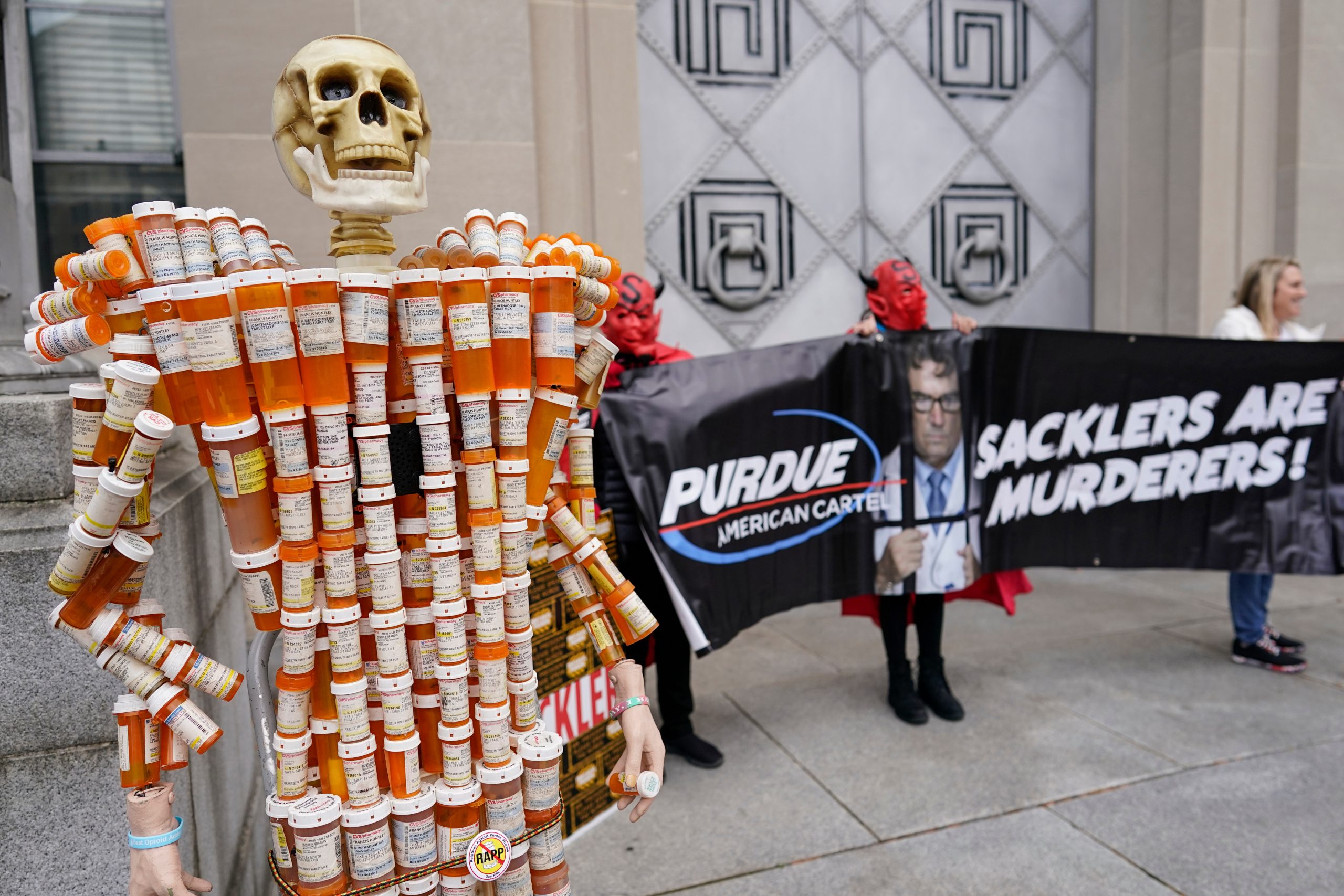Judge to explain why he’s approving Purdue Pharma settlement plan, which calls for $7B from Sacklers
