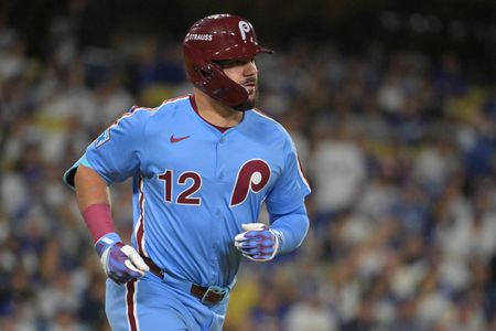 Four accept qualifying offers, Kyle Schwarber on to free agency