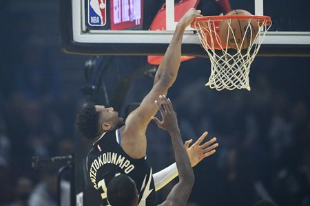 Giannis Antetokounmpo (groin) likely to miss two weeks