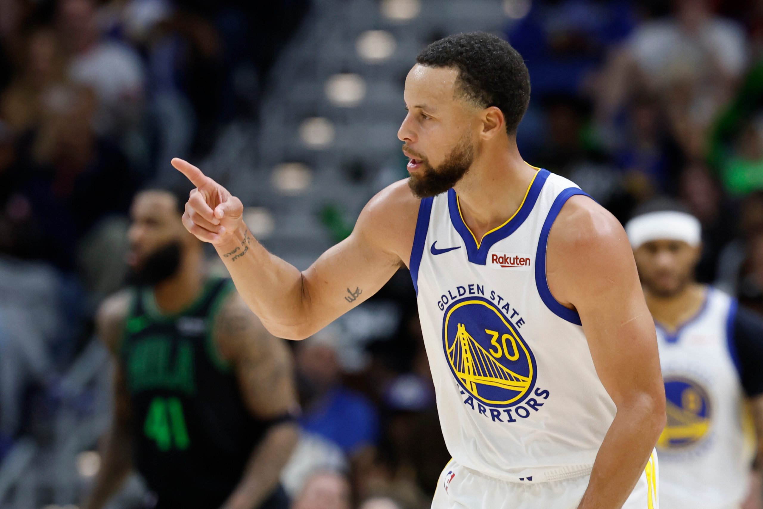 Stephen Curry to miss game against Miami due to ankle soreness, as Warriors wind down 6-game trip