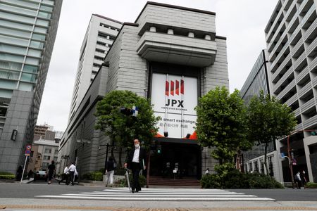 Analysis-Scramble to sell Japan sounds fiscal warning bells